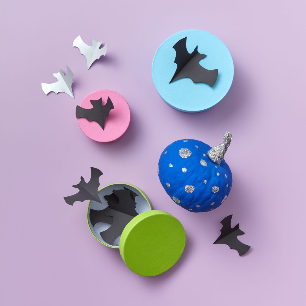 DIY Halloween Decorations from Recycled Materials: 15 Easy Ideas